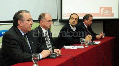 Se firm� el contrato para la realizaci�n del desag�e pluvial Llerena