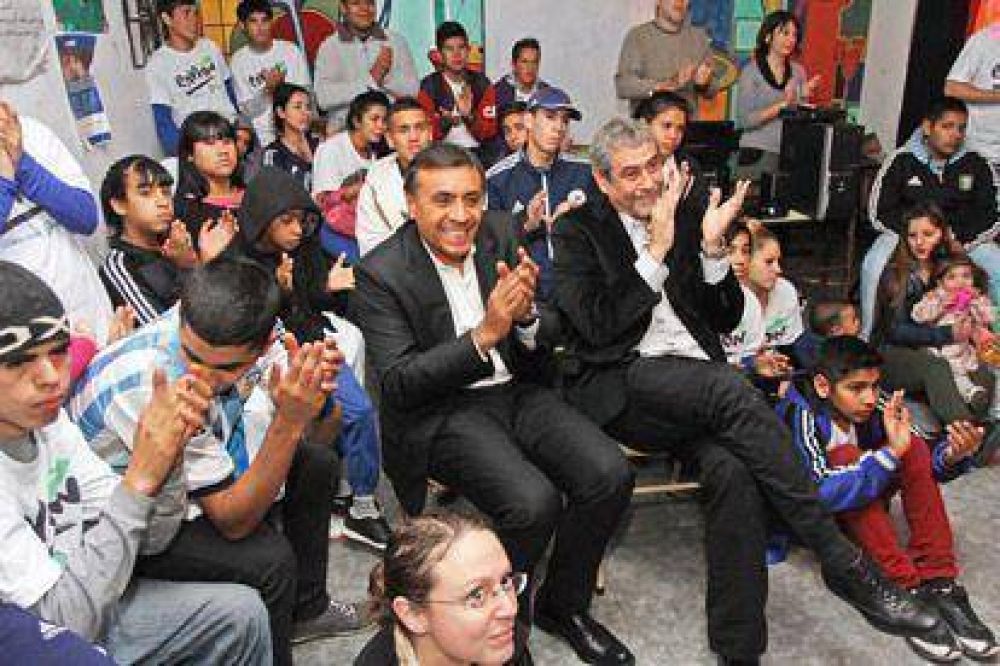 El Envi�n Deheza celebr� su 4� aniversario con Ferraresi y el Ministro Aparicio
