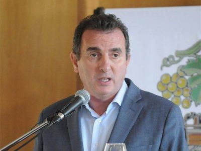 P�rez arm� un plan de emergencia con recortes ante el fallo de la Corte que le prohibi� endeudarse