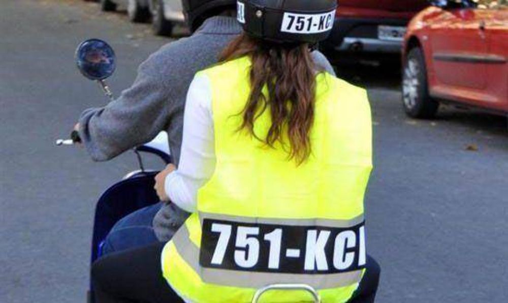 Exigen en la Regi�n el uso del chaleco con patente en moto, pero en Jun�n a�n no