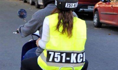Exigen en la Regi�n el uso del chaleco con patente en moto, pero en Jun�n a�n no