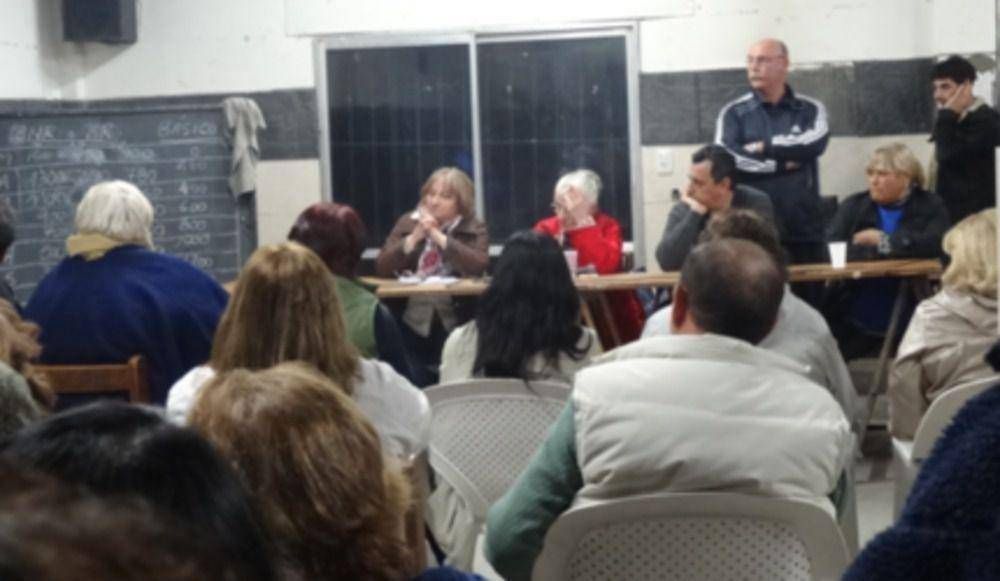 Municipales en alerta y movilizaci�n por un �supuesto� despido