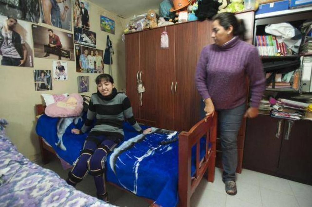 Dos veces acudi� a la Justicia para que la obra social cubriera su enfermedad, rara e incurable