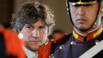 Opositores cordobeses apuntan a Boudou y los K lo defienden