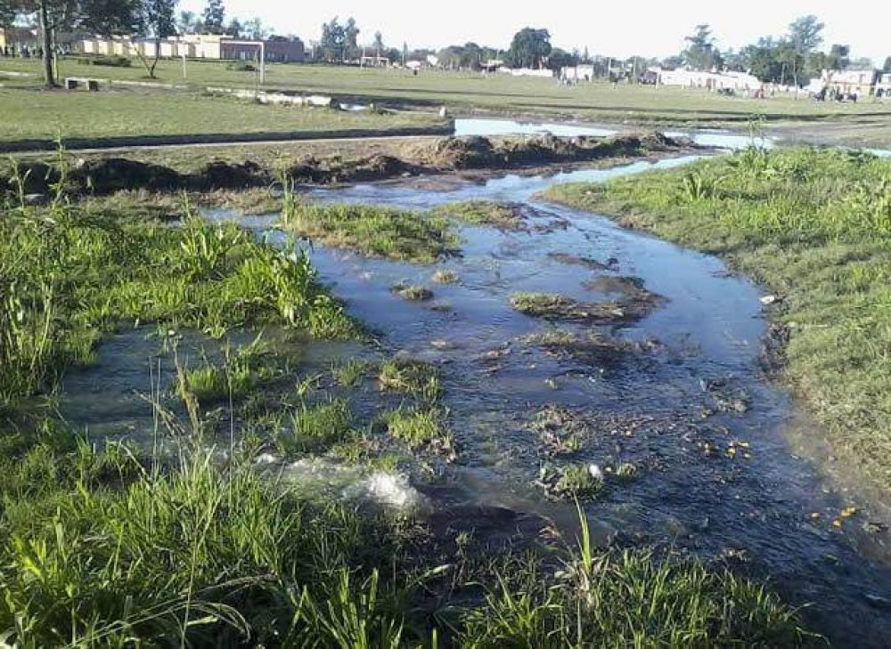 Aguilares: vecinos deben vivir con barbijos por la ruptura de cloacas