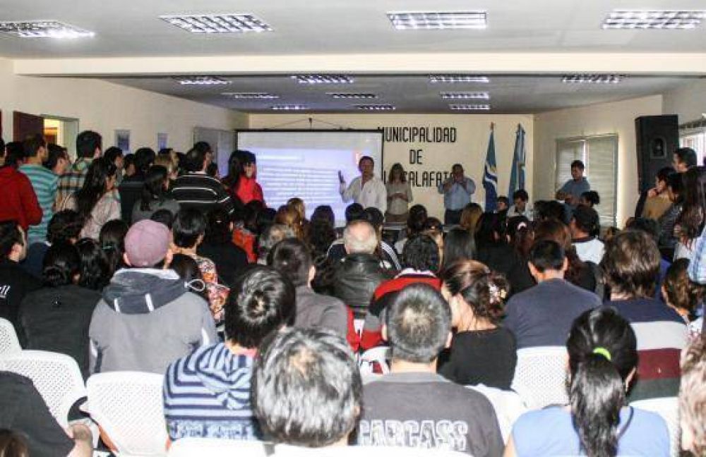 M�s de 200 beneficiarios del PROCREAR asistieron a reuni�n del Banco Hipotecario