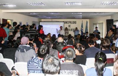 M�s de 200 beneficiarios del PROCREAR asistieron a reuni�n del Banco Hipotecario