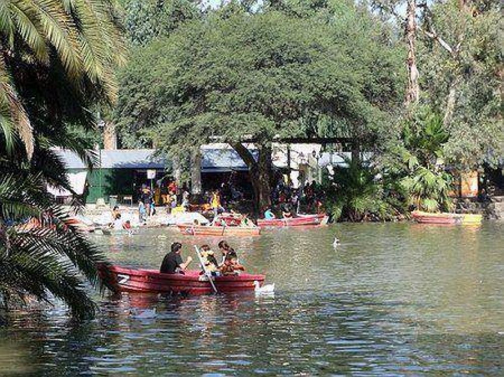 FERIA DEL PARQUE: VENCI� LA PR�RROGA Y NO ENCUENTRAN SOLUCI�N