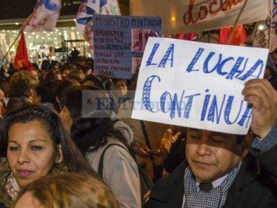 Docentes marcharon por el centro