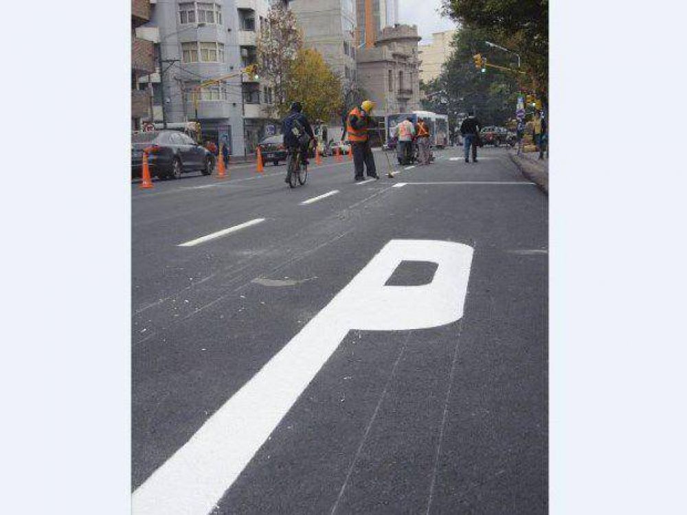 Desde hoy, hay carriles para los �mnibus y taxis en la avenida Belgrano