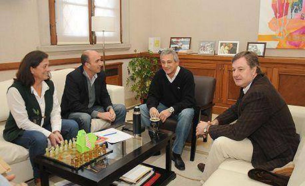 Jos� Eseverri recibi� al Diputado Nacional Omar Ducl�s