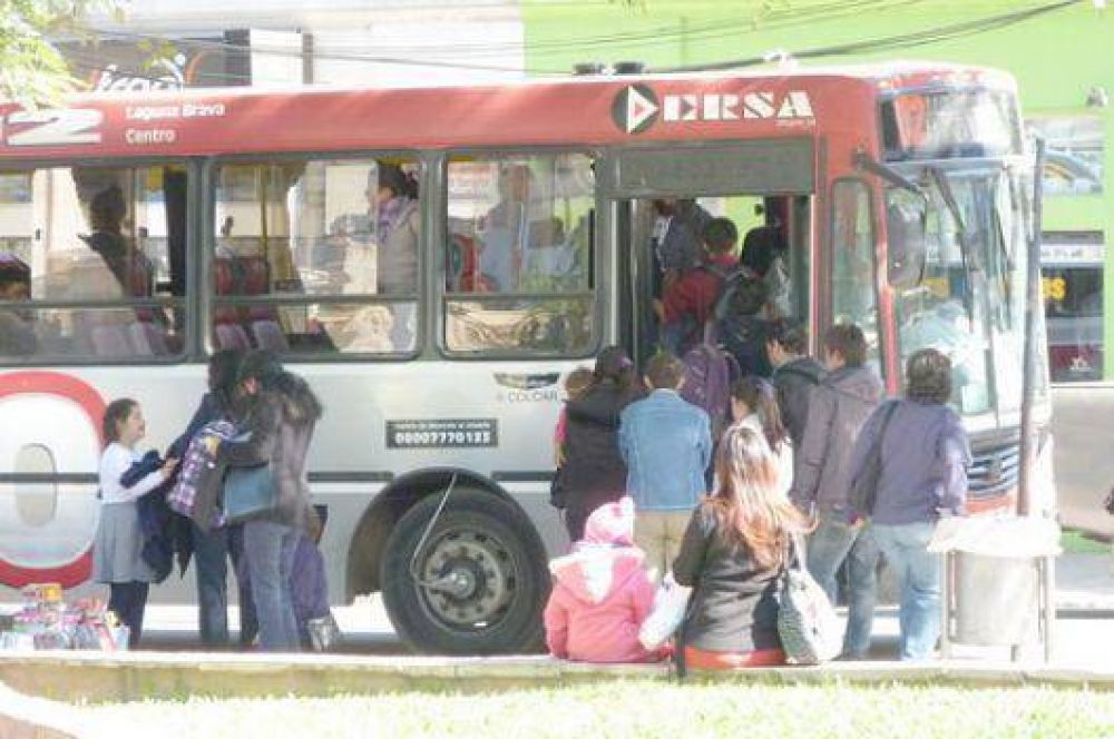Acusan que transportes discriminan a discapacitados y adultos mayores
