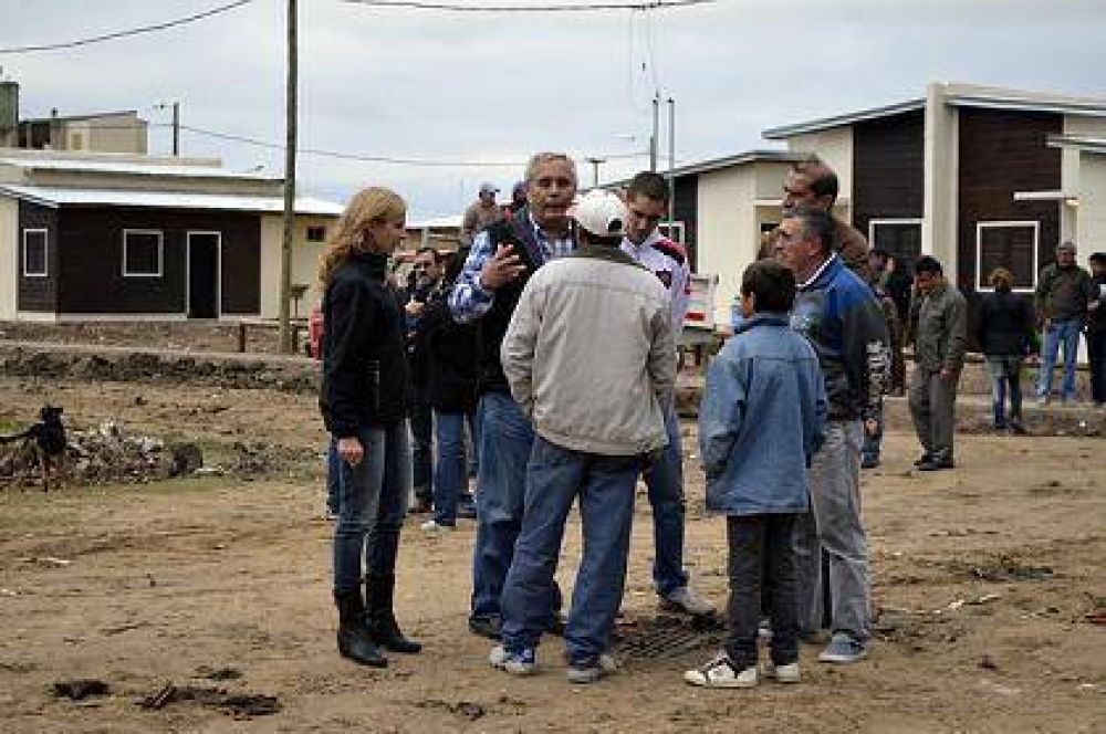 Ma�ana el intendente Fabi�n R�os entregar� m�s viviendas sociales en el asentamiento �La Chola�