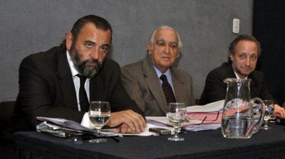 La defensa de Campagnoli pedir� hoy mismo que el fiscal sea reintegrado a su cargo