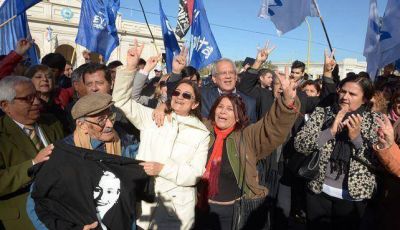 La Gobernadora encabez� el acto por los 40 a�os del fallecimiento del General Per�n