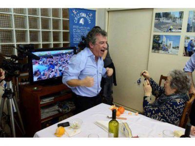 Urribarri mir� el partido con las Madres de Plaza de Mayo