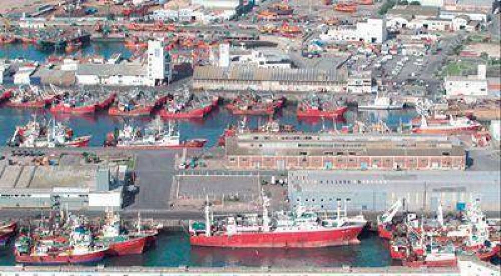 Autorizan captura experimental de merluza en un �rea pr�xima al puerto marplatense