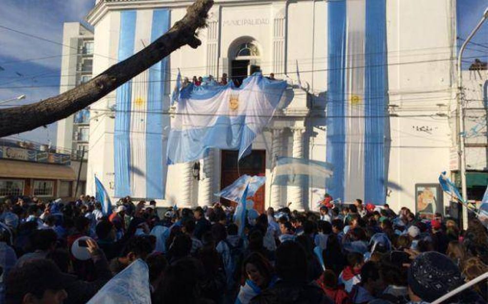 Mundial 2014: Argentina pas� a cuartos de final y estall� el festejo en las calles de Pilar