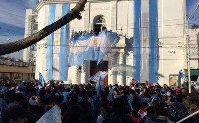 Mundial 2014: Argentina pas� a cuartos de final y estall� el festejo en las calles de Pilar