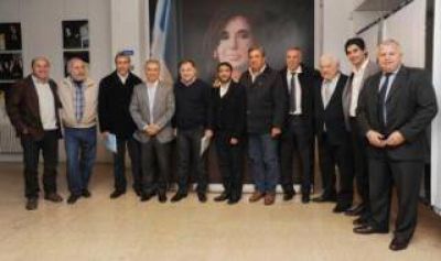 Polic�as comunales: Tras el decreto de Scioli, Granados se reuni� con intendentes de la FAM
