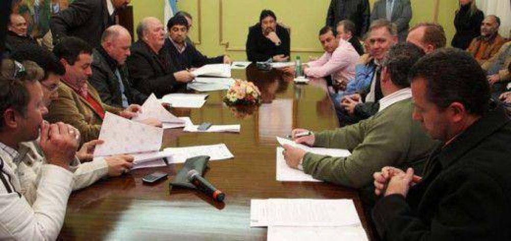Closs reuni� a intendentes para diagramar la asistencia prioritaria