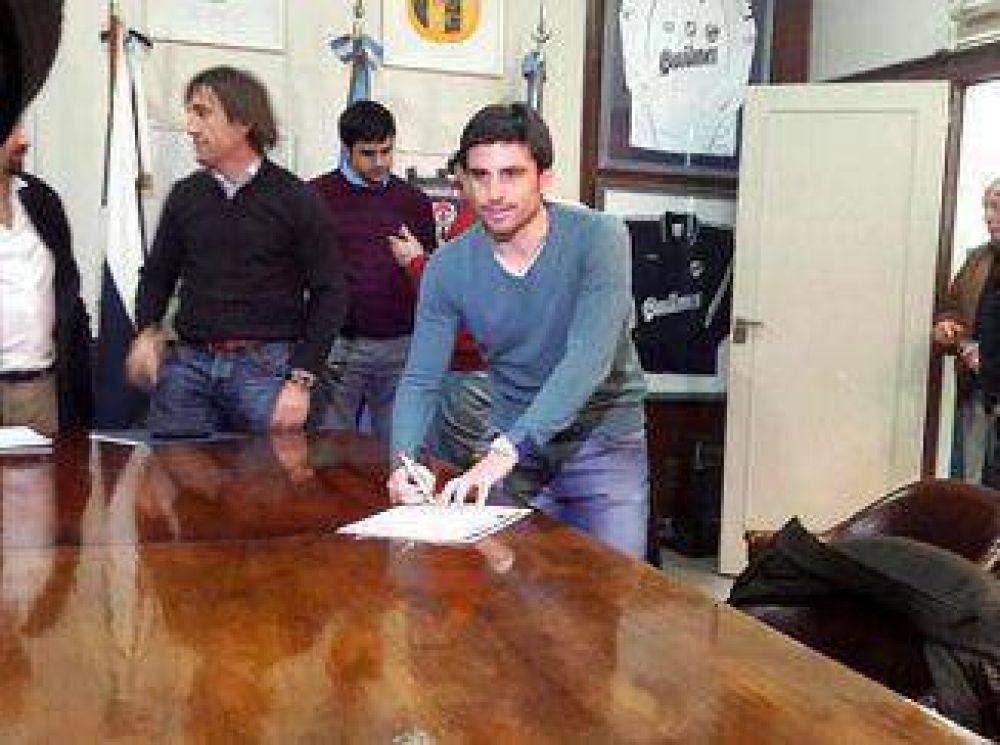 Quilmes ya trabaj� en Mar del Plata y espera por Bra�a, que ayer firm� su contrato