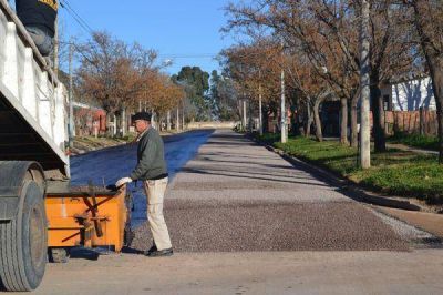 Avanzan obras de asfalto y cord�n cuneta en Realic�