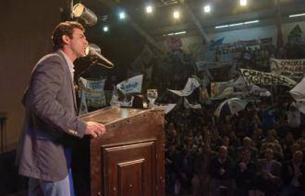 El Gobernador anunci� un plan para duplicar el r�cord hist�rico de construcci�n de viviendas