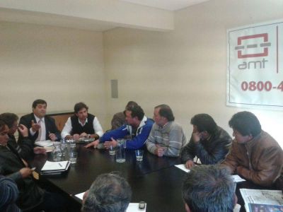 Taxistas podr�n renovar sus veh�culos con cr�ditos otorgados por el gobierno provincial 