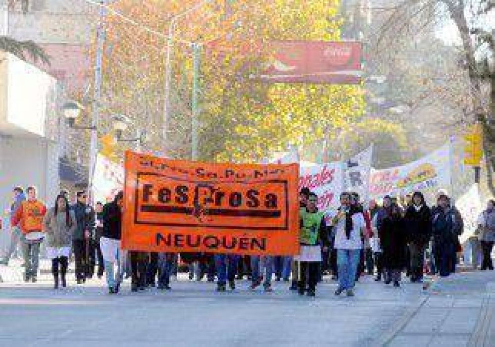 Salud entra en su cuarta semana de conflicto 