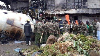 Un avi�n de carga se estrella contra un edificio en Kenia
