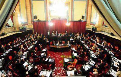 Polic�a: el proyecto sigue en el Senado