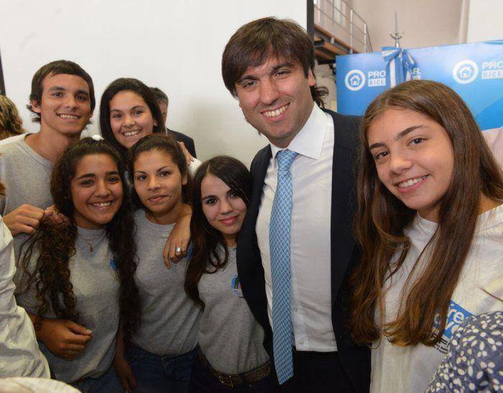 Diego Bossio: �781 estudiantes de Azul acceden al cobro de PROGRESAR en el mes de julio�