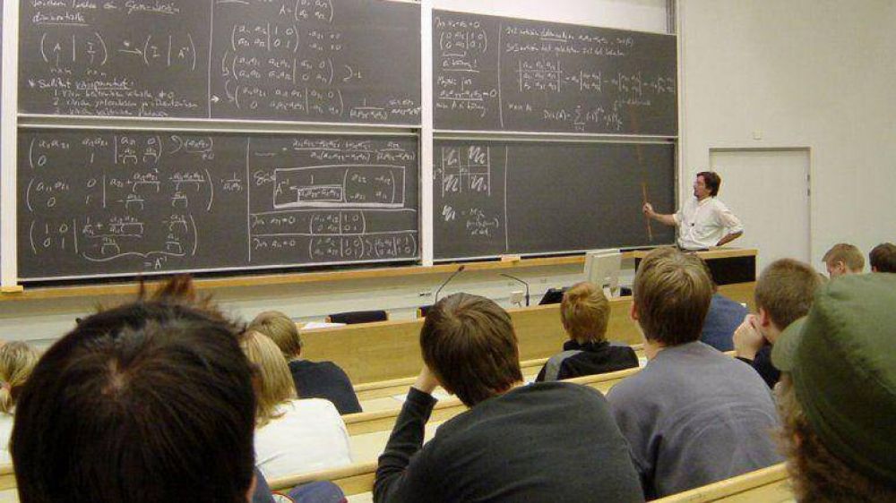 Docentes universitarios siguen de paro y peligra el cuatrimestre