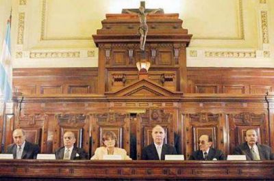 El juez catamarque�o Acu�a habl� del alzamiento contra la Corte