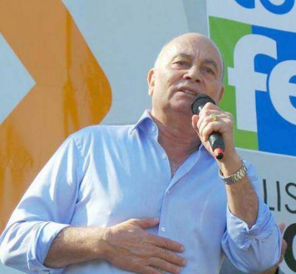 El Momo Venegas inst� a terminar con 