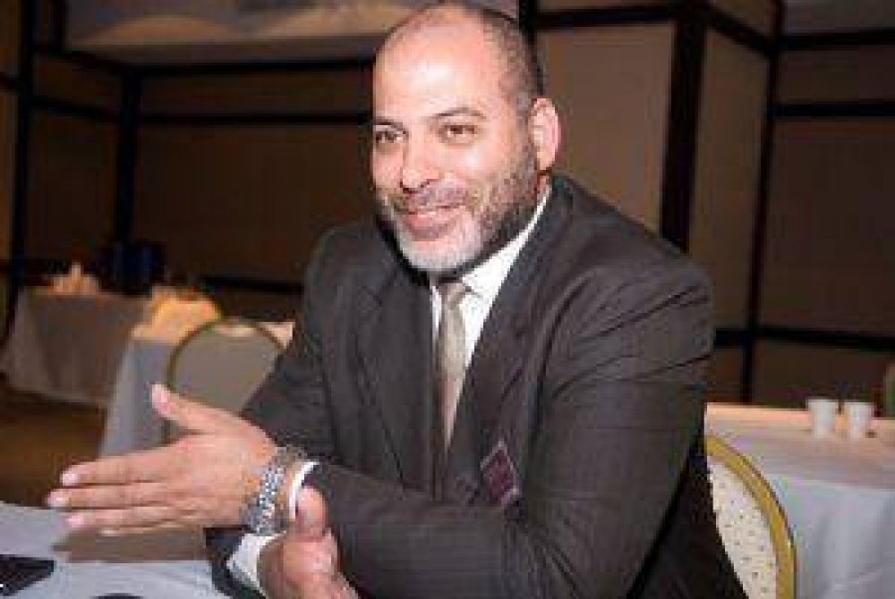 Diputados quieren reunirse con Rodolfo Micone