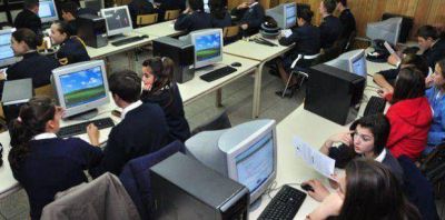 Impulsan la ense�anza de inform�tica en las escuelas