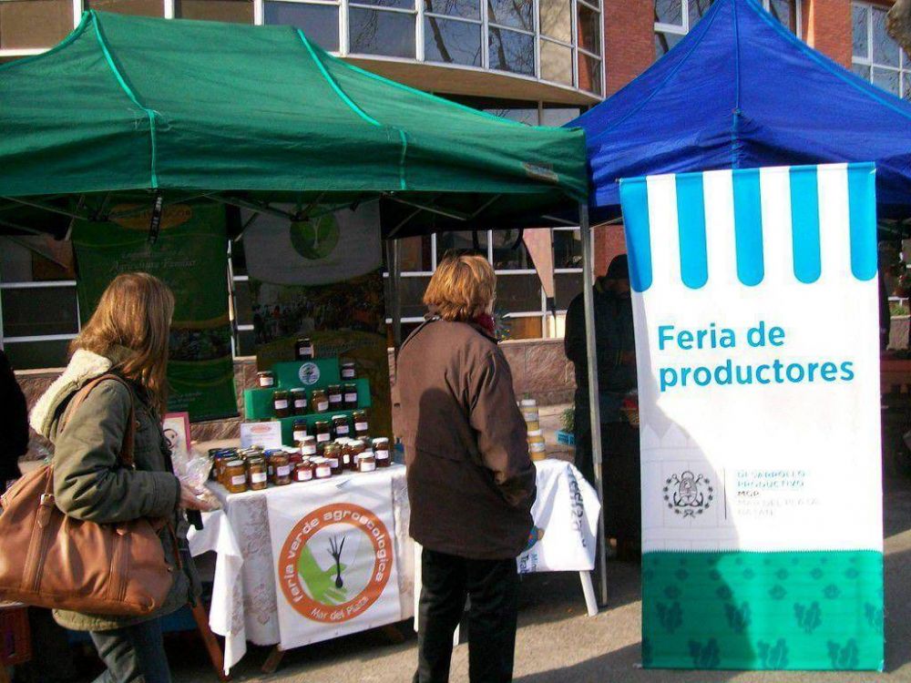 Feria de Productores en la sede del Pami