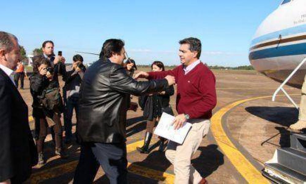 Closs firm� con la Naci�n convenios de asistencia inmediata a los damnificados por inundaciones