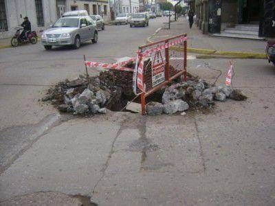 Transitar con precauci�n por pozo en pleno centro