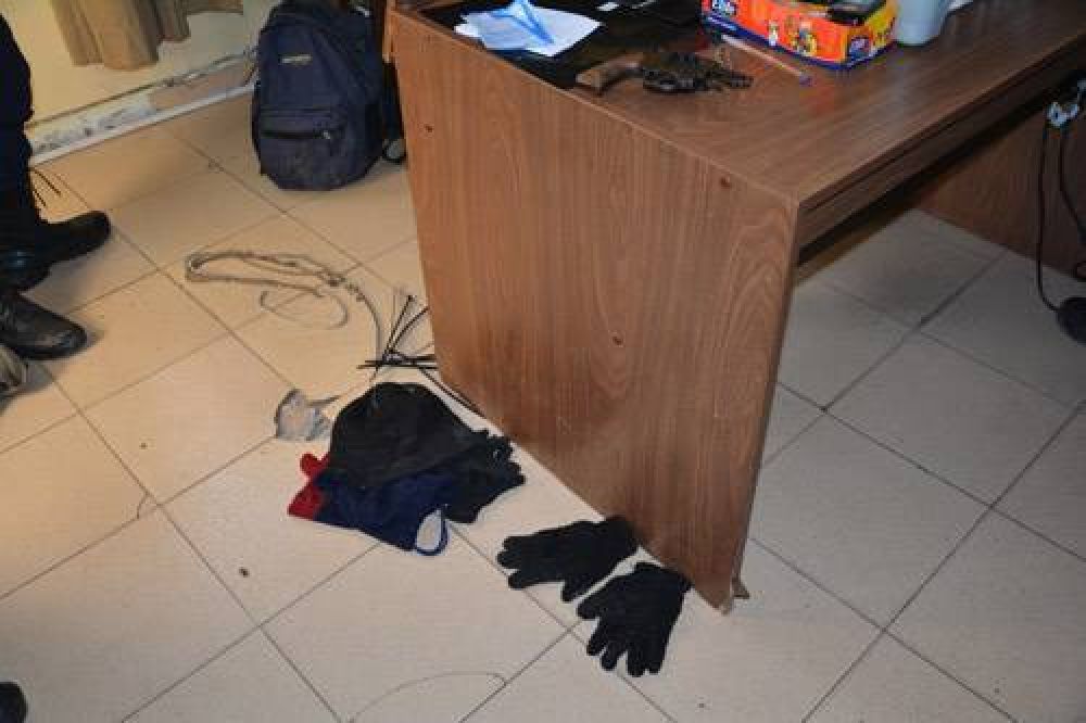 Violento asalto en un inmueble entraron a robar a una vivienda, golpearon a las v�ctimas y fueron detenidos por la polic�a