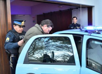 Detuvieron a un acusado por 22 estafas con autos robados