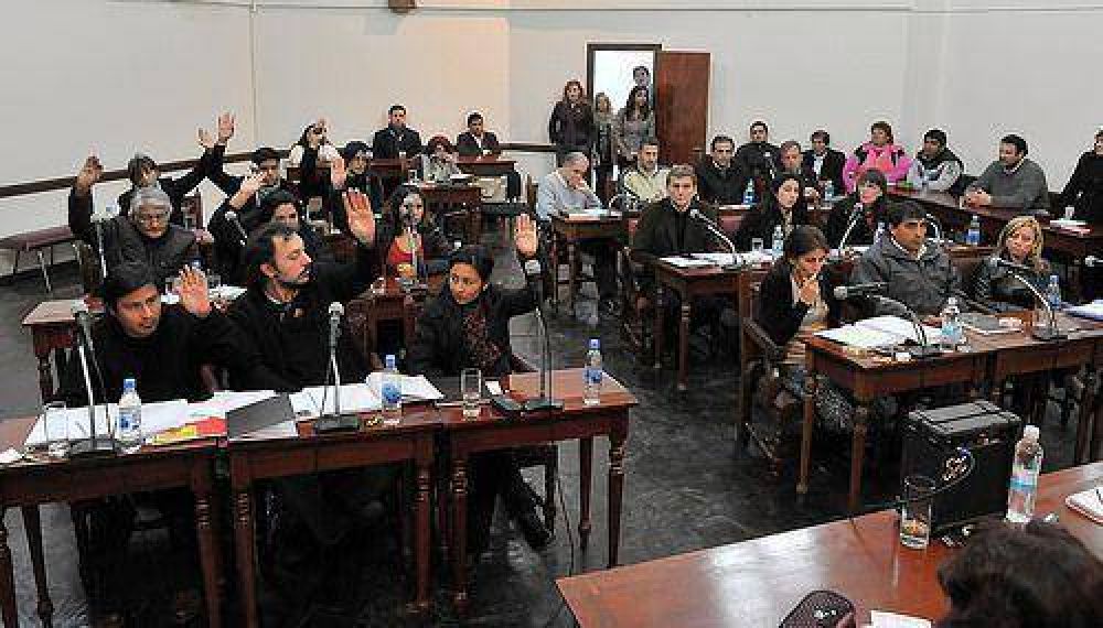 EL CONCEJO DEBER� INFORMAR A LA JUSTICIA SOBRE EL GASTO EN BECAS