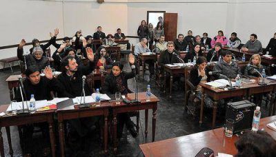 EL CONCEJO DEBER� INFORMAR A LA JUSTICIA SOBRE EL GASTO EN BECAS