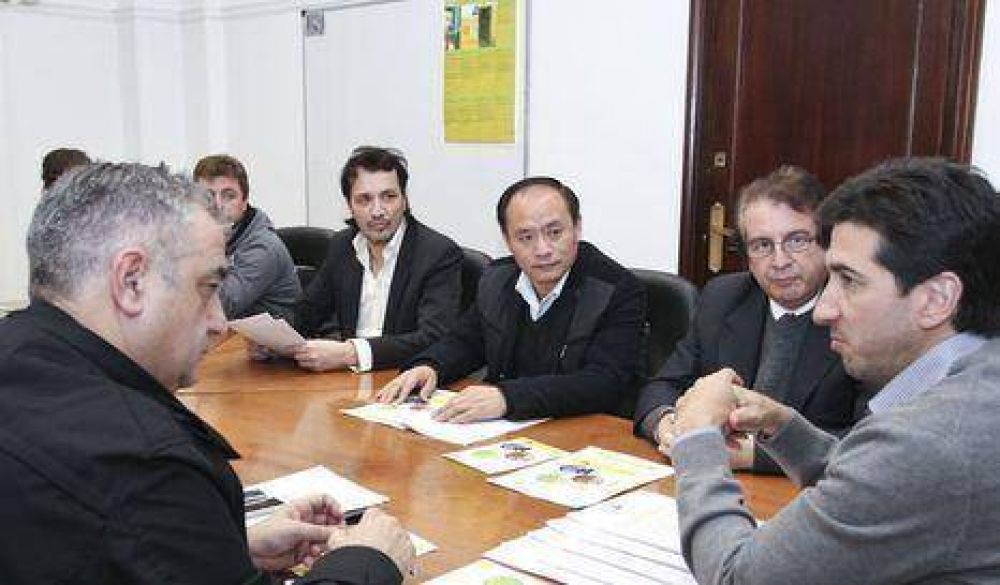 Ciudad: Supermercados chinos separar�n residuos
