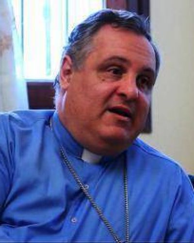 Ante duras cr�ticas al Papa Francisco, el obispo sali� a defenderlo
