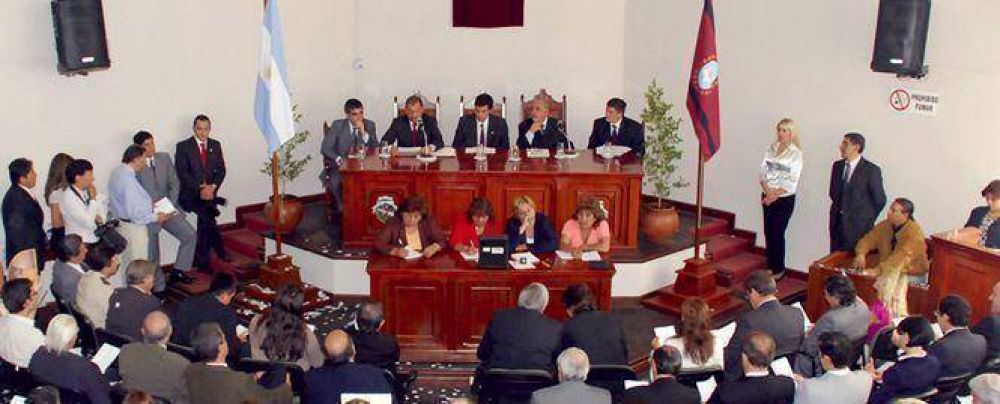 Repercusiones de concejales tras desestimar el juicio pol�tico para el �Turi Rodr�guez�.