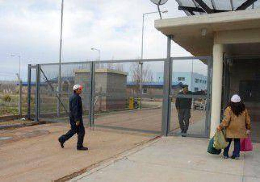 Tras 11 a�os de demoras, ya funciona la c�rcel de Senillosa 