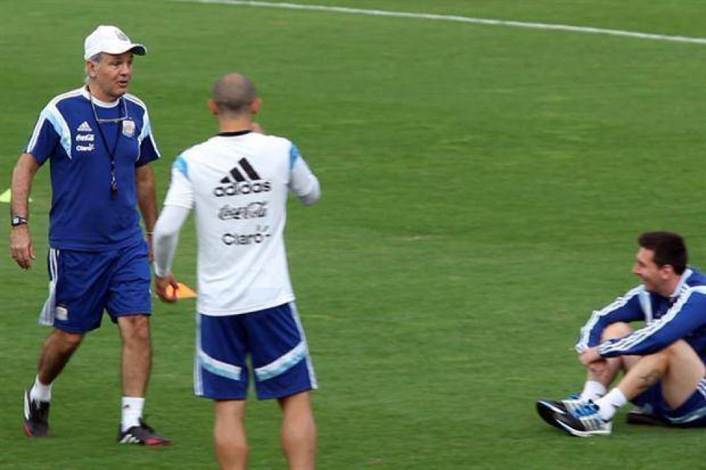 Alejandro Sabella prueba el equipo para B�lgica, con algunos nombres bajo la lupa